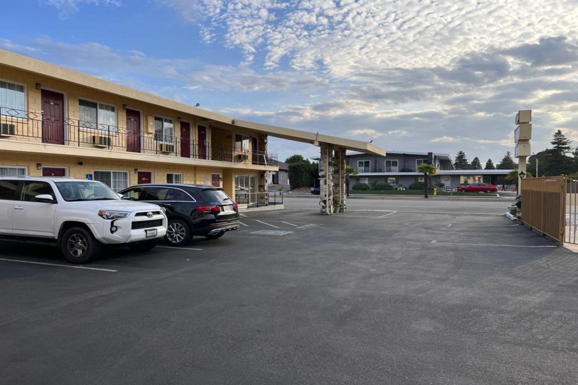 The Islander Motel Santa Cruz Exterior photo